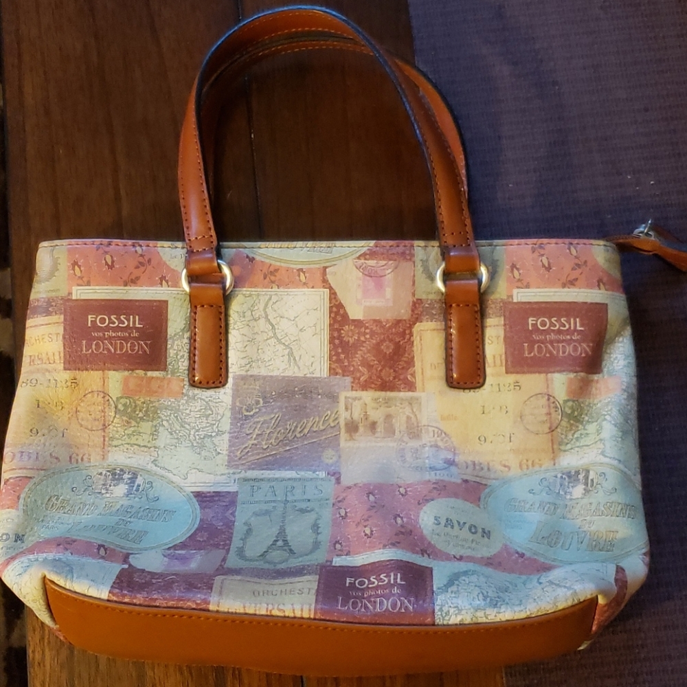 Fossil tourist bag